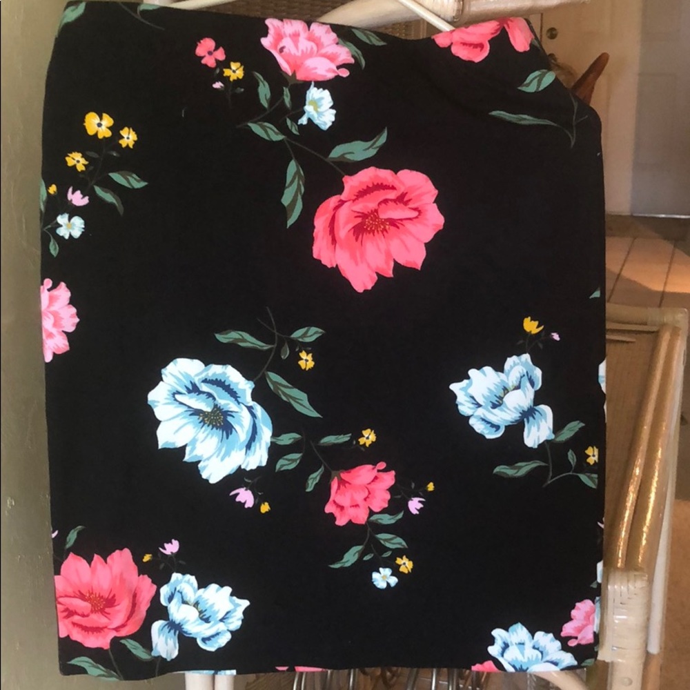 Old navy skirt never used size small